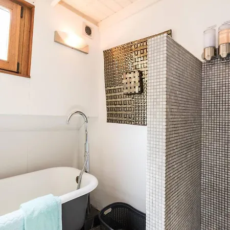 Luxury Large Houseboat Azara *