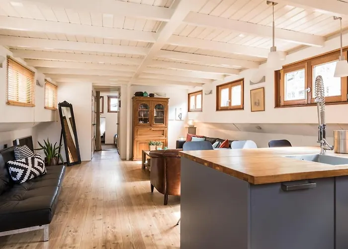 Luxury Large Houseboat Azara *