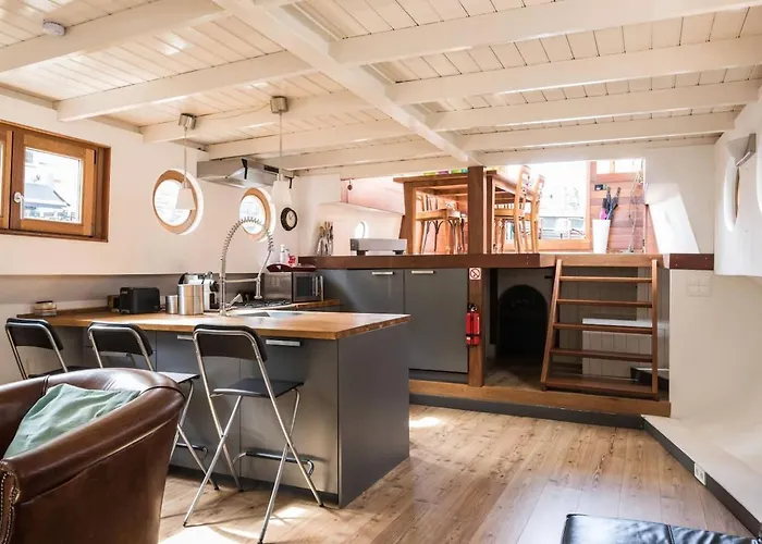 Vakantiehuis Luxury Large Houseboat Azara Amsterdam