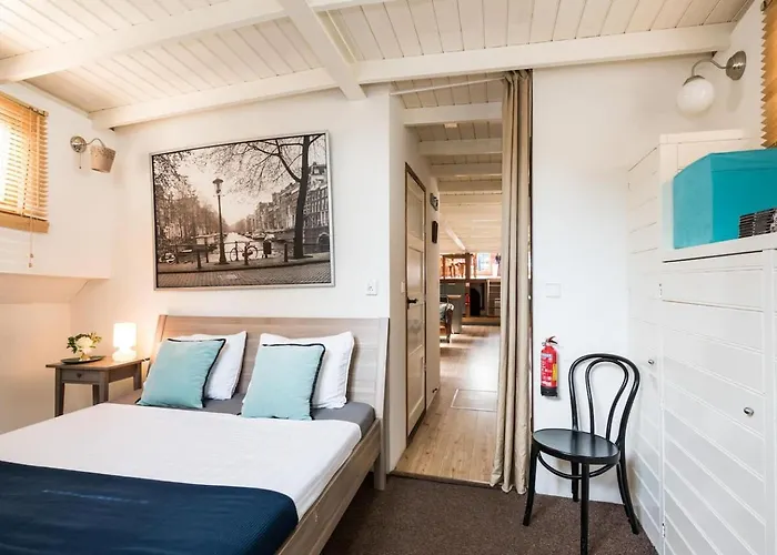 Luxury Large Houseboat Azara *