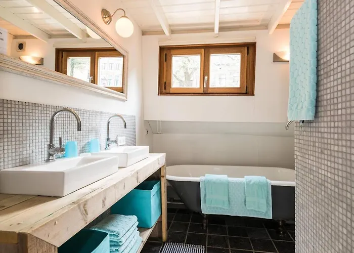 Vakantiehuis Luxury Large Houseboat Azara Amsterdam