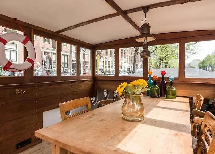 Vakantiehuis Luxury Large Houseboat Azara *