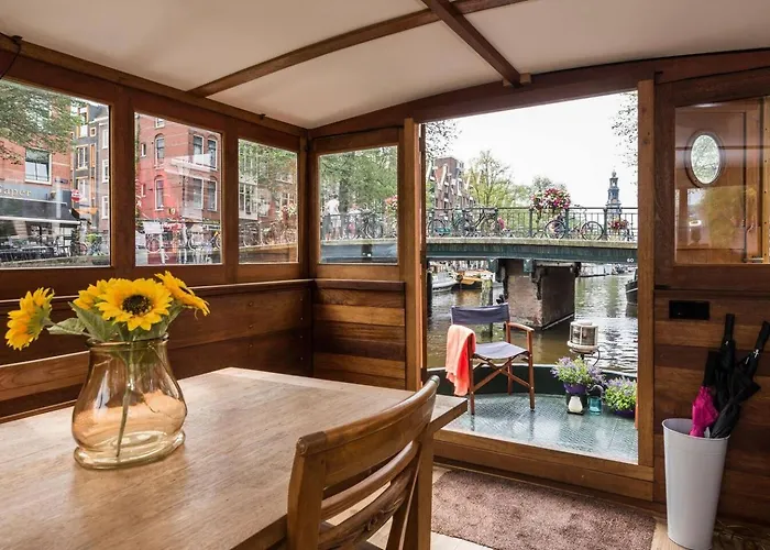 Luxury Large Houseboat Azara Vakantiehuis