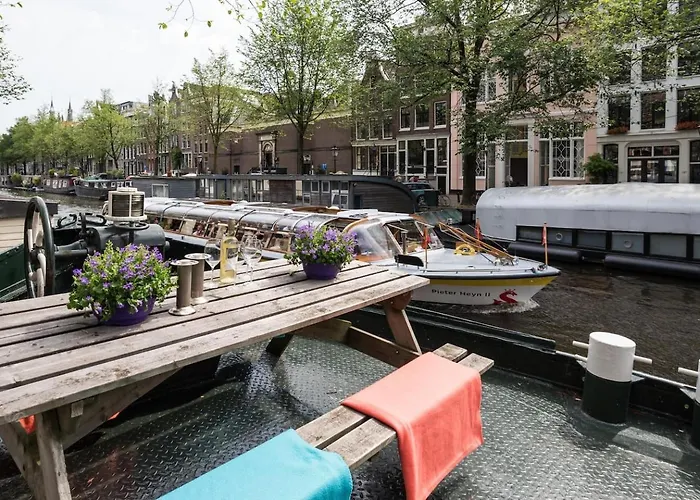 Luxury Large Houseboat Azara Vakantiehuis *