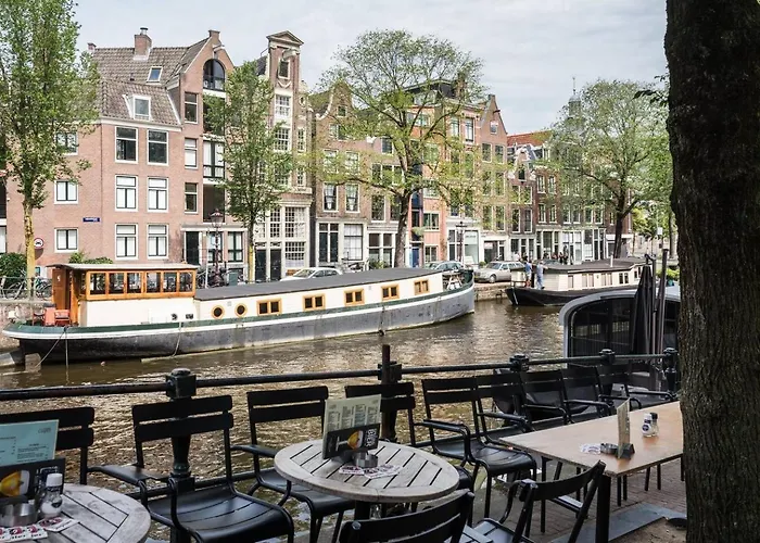 Vakantiehuis Luxury Large Houseboat Azara