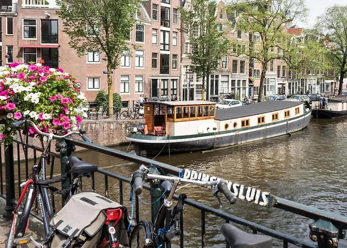 Vakantiehuis Luxury Large Houseboat Azara *